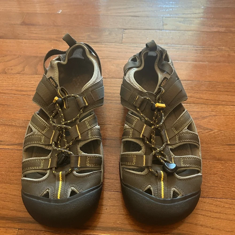 KEEN Targhee III Men Waterproof Iconic Hiker Summer Sandal Sz 11.5 Like